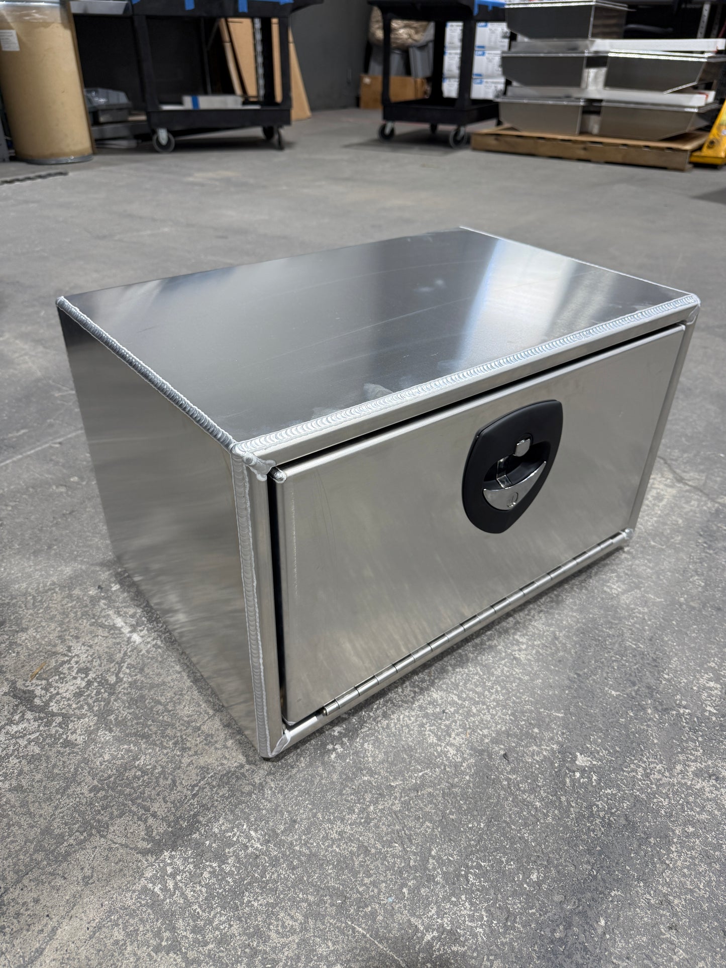Boyd 2916 SERIES 24 x 16 x 14 ALUMINUM SIDE MOUNT BOX