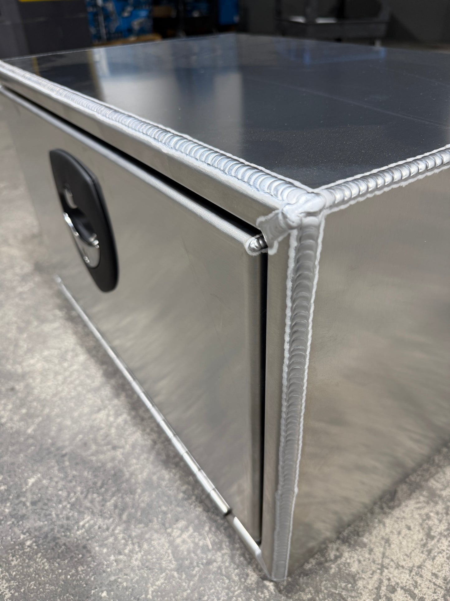 Boyd 2916 SERIES 24 x 16 x 14 ALUMINUM SIDE MOUNT BOX