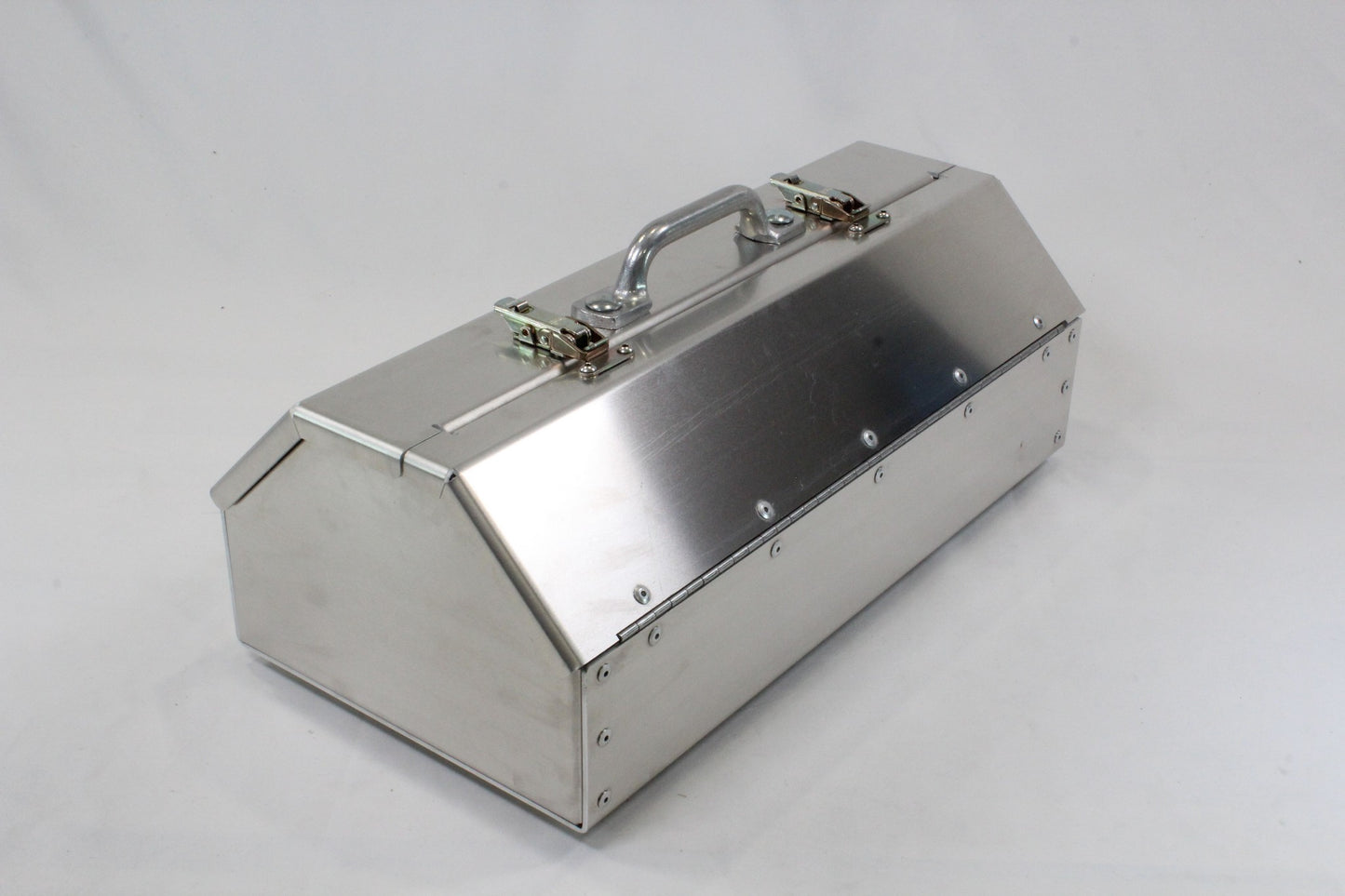 Boyd 26 Series Flop Top Hand Carry Aluminum Tool Box