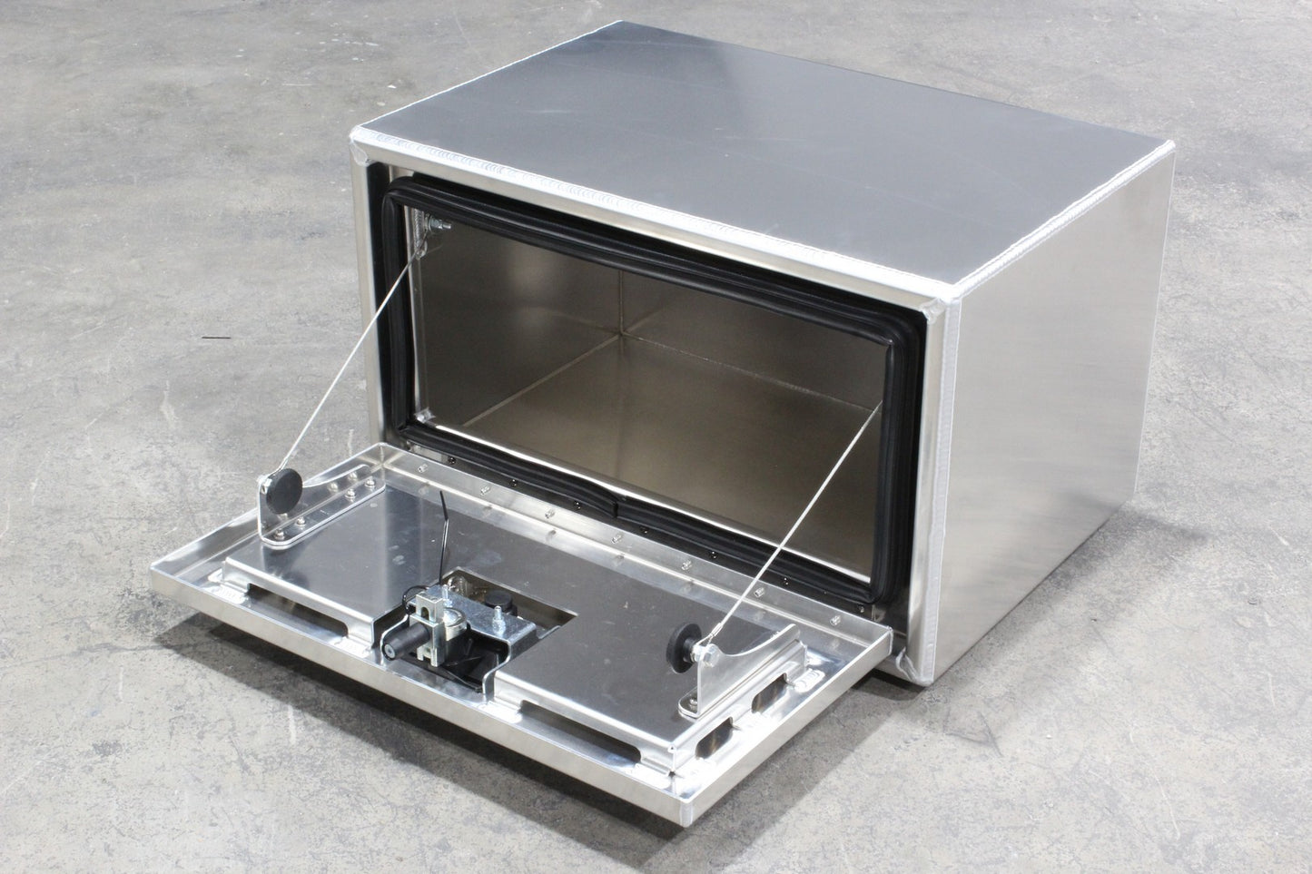 Boyd 2916 SERIES 24 x 16 x 14 ALUMINUM SIDE MOUNT BOX