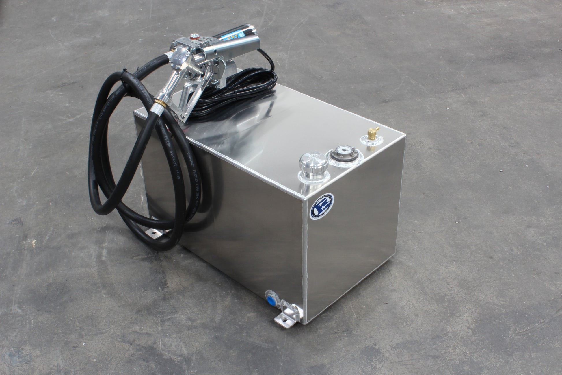 Better Built Steel Transfer Fuel Tank With GPI 12V Fuel Transfer Pump 100  Gallon White Rectangular 15 GPM