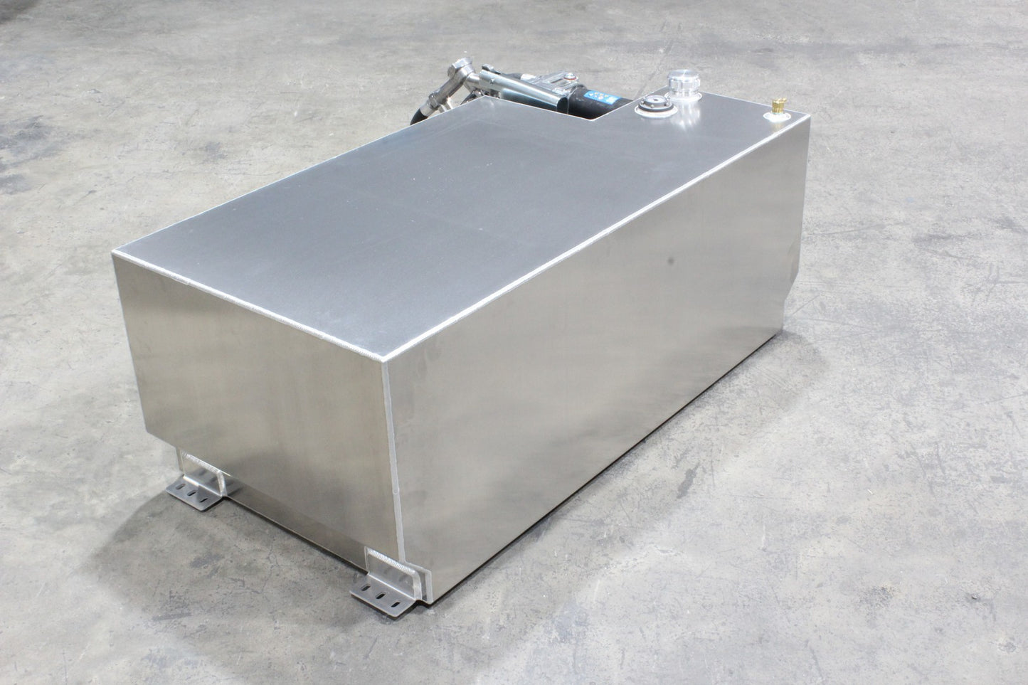 70 Gallon 47.5x24x18 Service Body Aluminum Tank W GPI 15GPM Pump Included