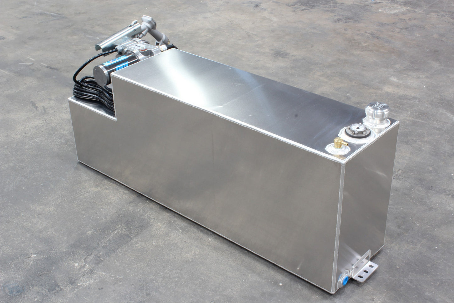 35 Gallon 48x12x18 Aluminum Tank W Pump